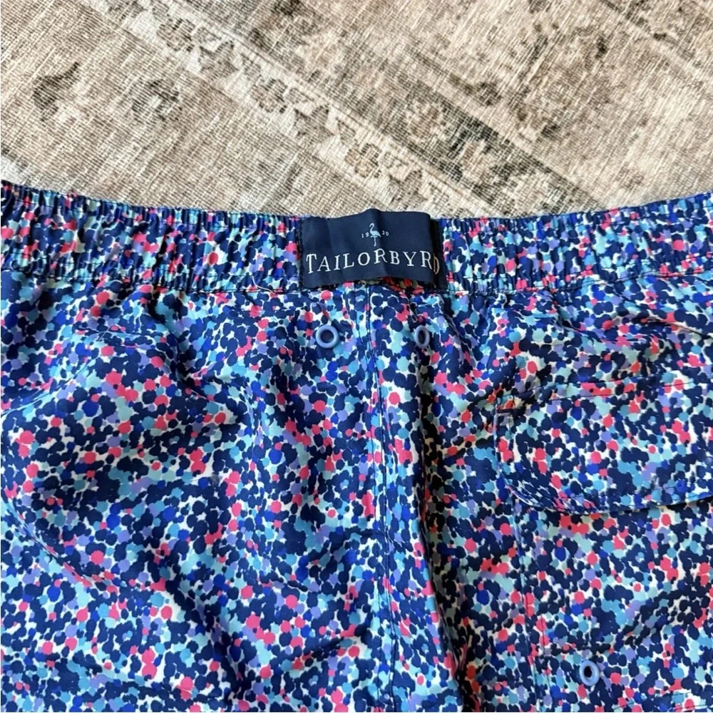 TailorByrd Navy Multicolor Print Swim Trunks XL NWT 4-Way Stretch Liner